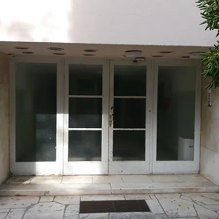 Demi Apartment