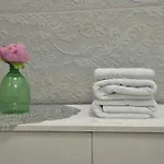 Demi شقة