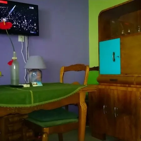Demi * Сплит