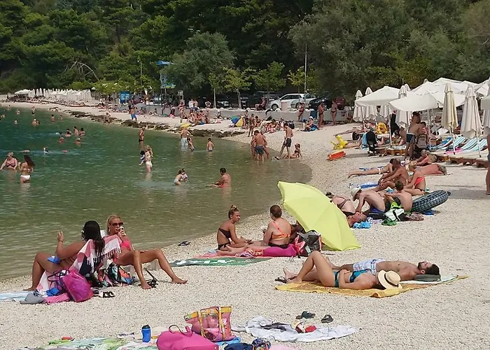 Demi 아파트 스플리트